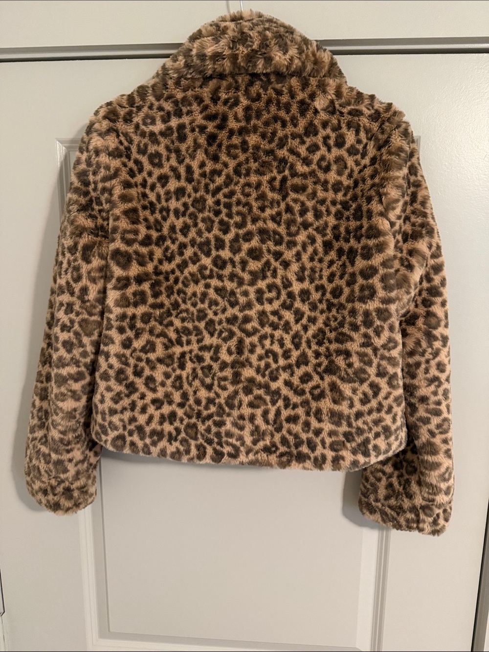 NWT! Faux Fur animal print Crop Jacket by Victoria secret size XS ! New - Picture 11 of 12
